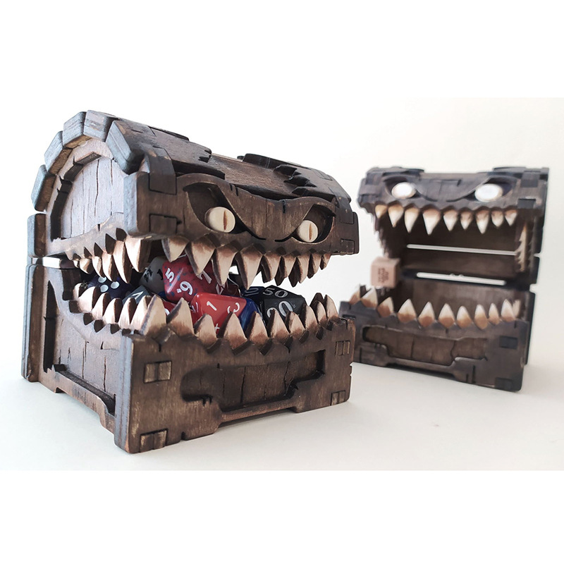 Dice Tower Wooden - Imitująca skrzynia do lochów i taca