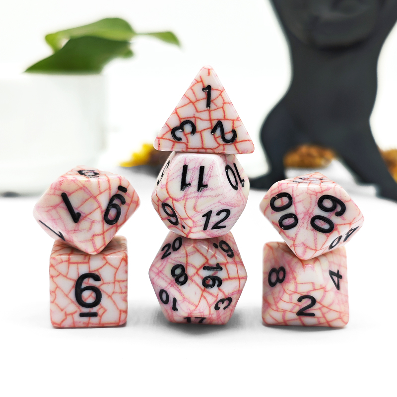Board Game Dungeons And Dragons - 7-częściowy zestaw wielościeniowych, czerwonych, akrylowych kostek