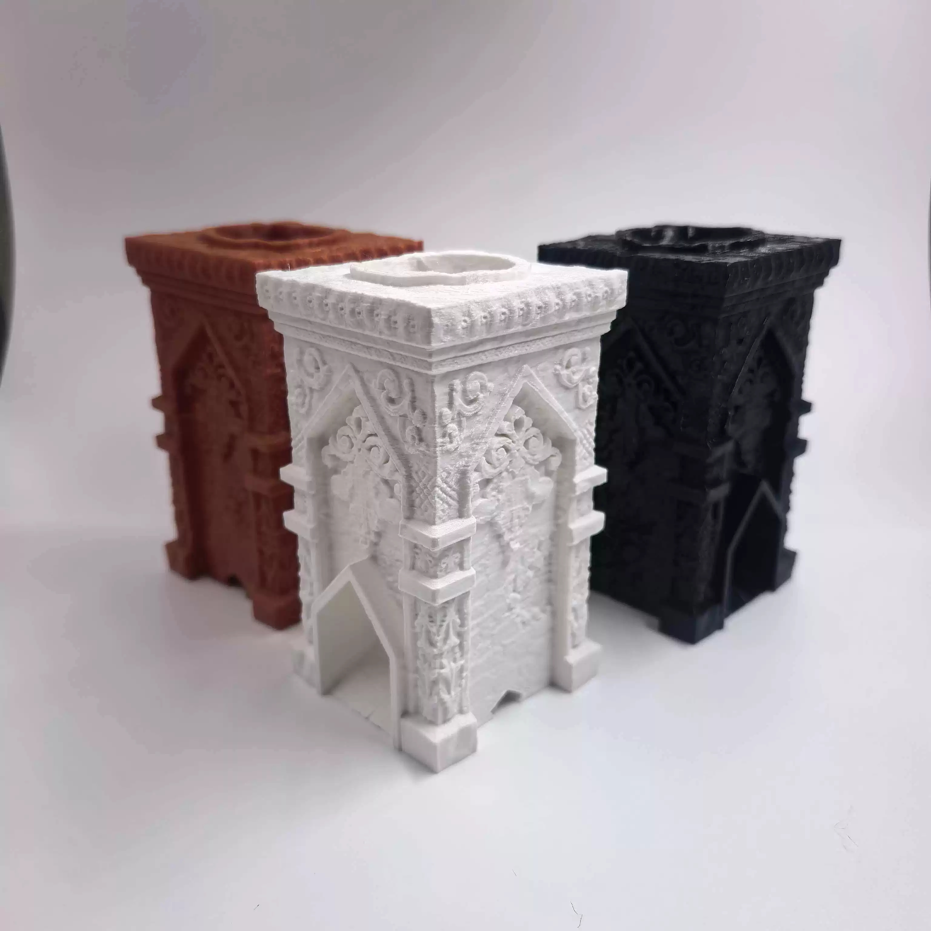 Mini Przenośna Wieża na Kostki – Dice Tower Wooden recenzja i cena